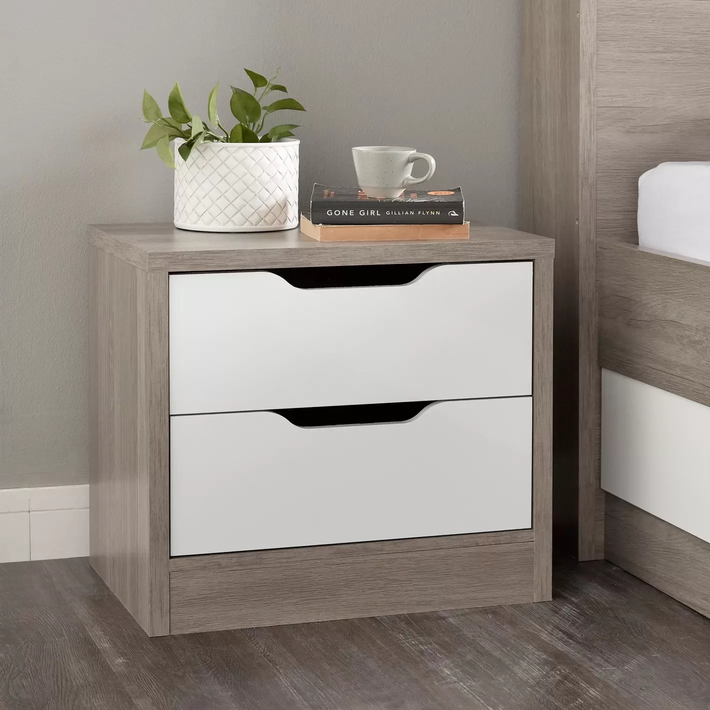 dc28ac34-fd86-43dc-8b69-33542831afa9 RadiantRendezvous Royal Night Sanctuary